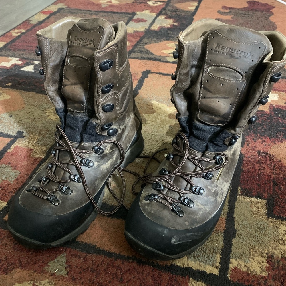 Kenetrek hiking boots